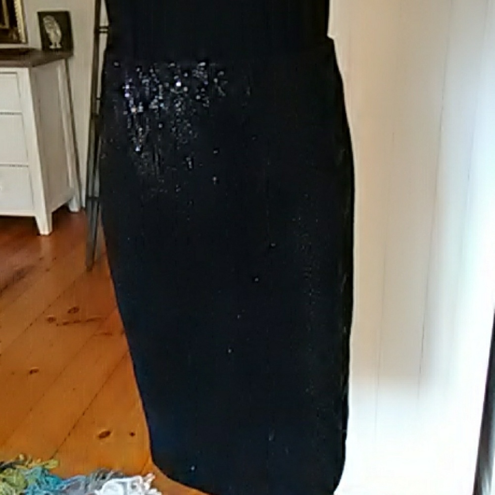 Perfect jersey knit pull on skirt sequin snakeskin